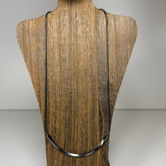 Minimalist Dark Silver Curved Bar Necklace Adjustable 9–11" Modern Chic - Picture 2 of 6